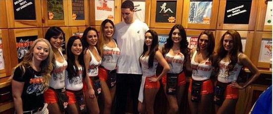 记者：尤文正努力与巴黎就穆阿尼达成协议，热刺也在争夺他（记者：尤文推进与巴黎商谈穆阿尼转会，热刺也加入竞逐）