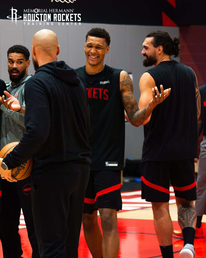 里程碑之战，麦肯尼迎来尤文生涯第200次出场（麦肯尼尤文生涯200场达成，里程碑一役）