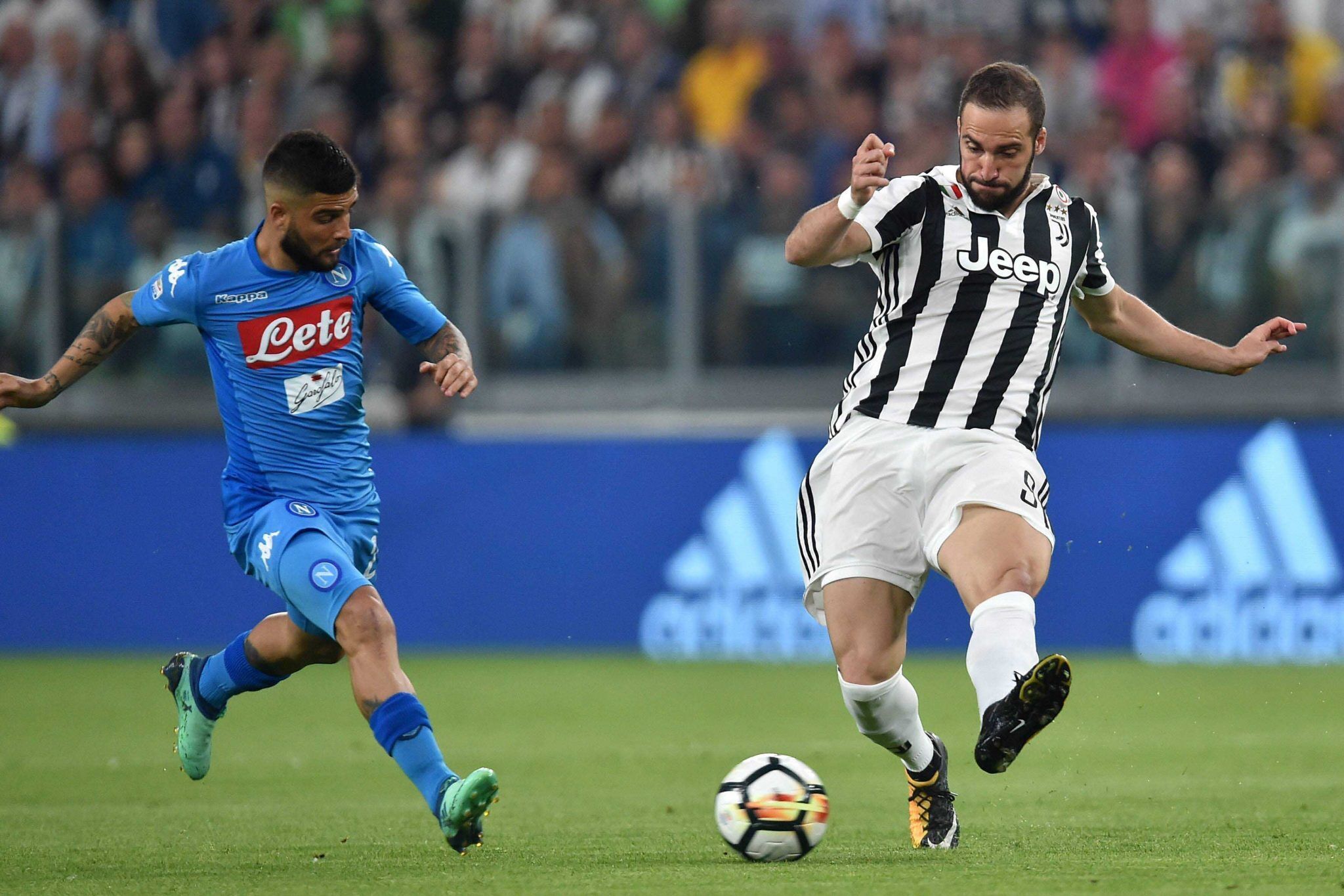 德转评年度最佳左边锋：迪亚斯、KK、拉菲尼亚、维尼修斯入围（德转公布年度最佳左边锋候选：迪亚斯、KK、拉菲尼亚、维尼修斯上榜）